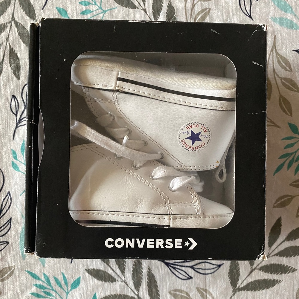 White converses | Size 4